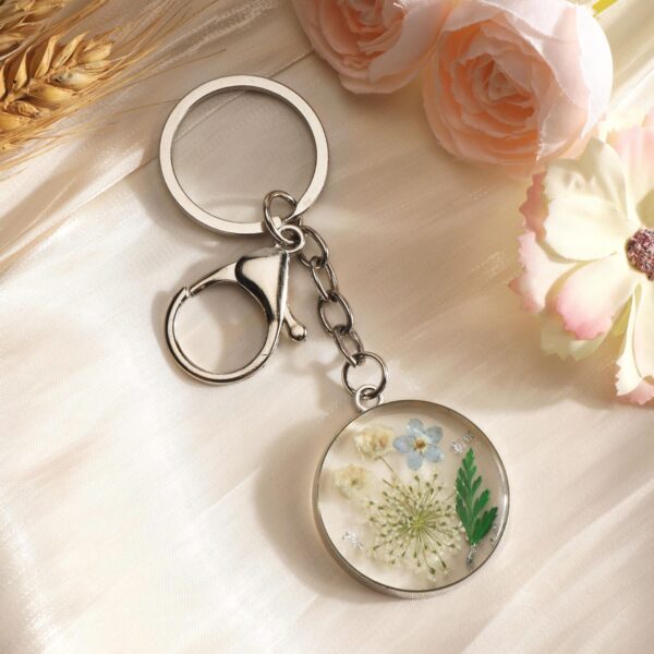Handmade Pressed Flower Keychain, Real Dried Flower Resin Keychain Gifts for Women Mom Bestie - Image 2